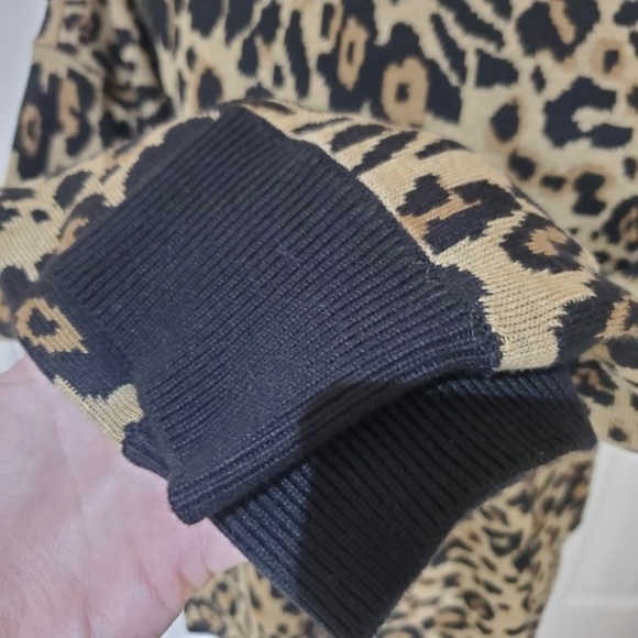 Calvin Klein animal print high low sweater size L - Picture 11 of 11
